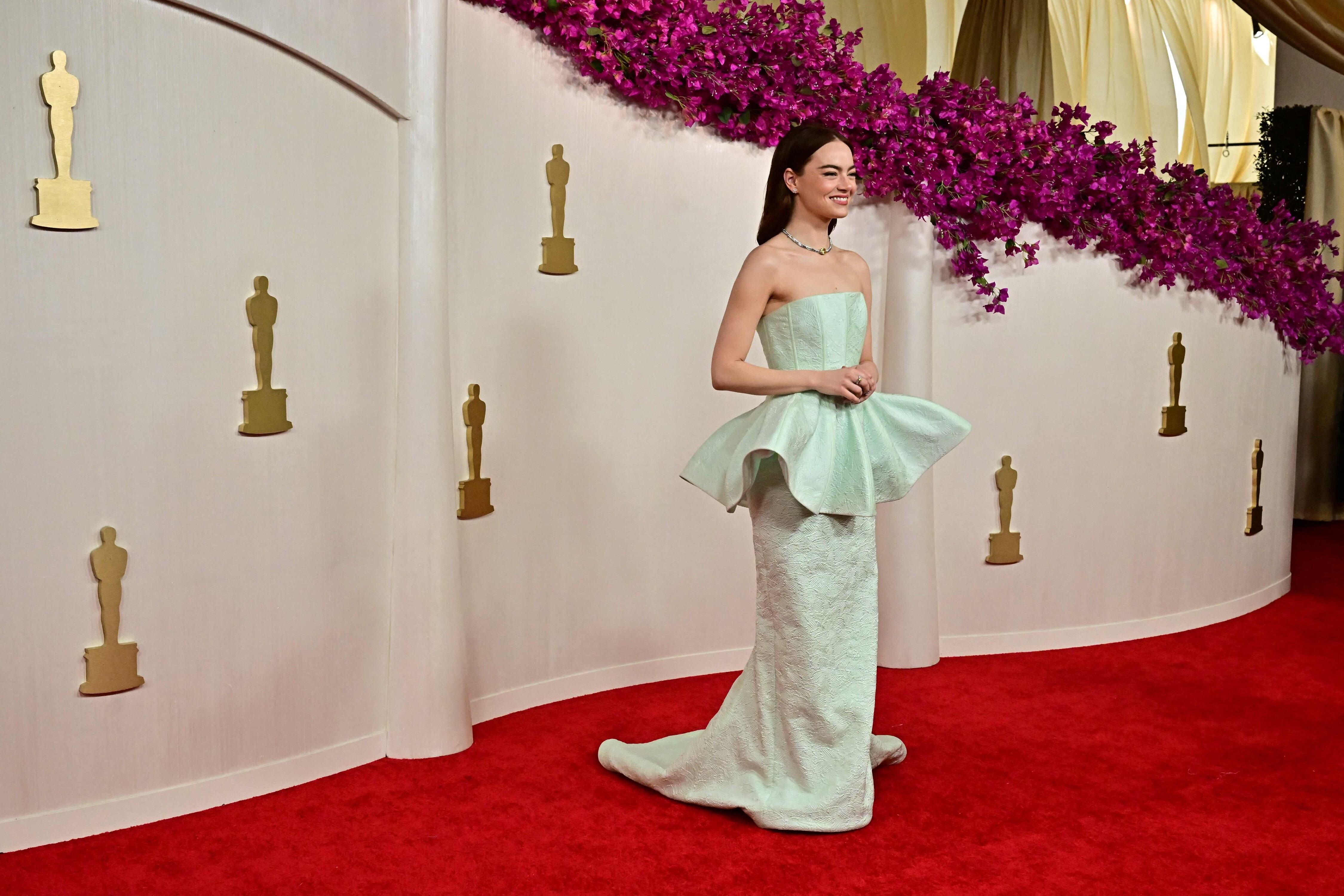 La actriz estadounidense Emma Stone en la 96ª Ceremonia Anual de los Oscar, n el Dolby Theatre, Hollywood, California, 10 de marzo de 2024. (Foto de Frederic J. Brown / AFP)