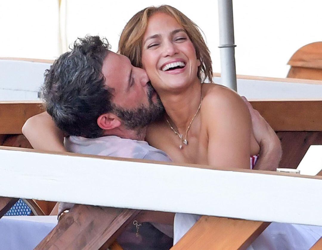 Jennifer Lopez posó en bikini para San Valentín