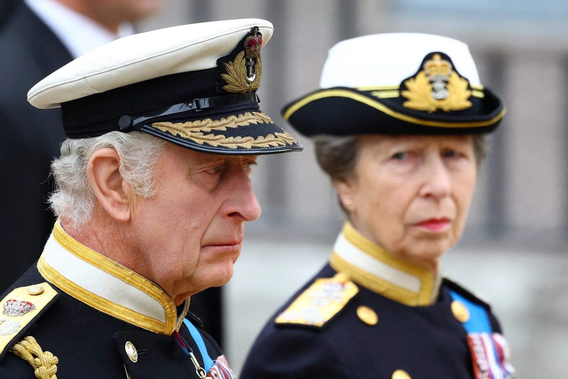 El rey Carlos III en el funeral de su madre, la reina Isabel II.