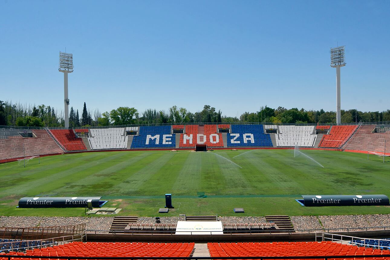 Estadio Malvinas Argentinas está en resiembra del césped y el Club Godoy Cruz Antonio Tomba necesita jugar allí.
Foto: Orlando Pelichotti