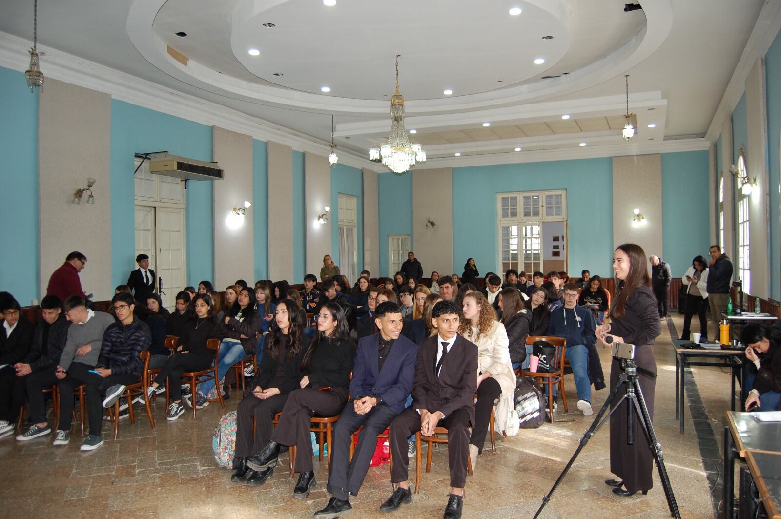 Casa España fue el centro del debate. Foto: Esc. Gral. José de San Martín