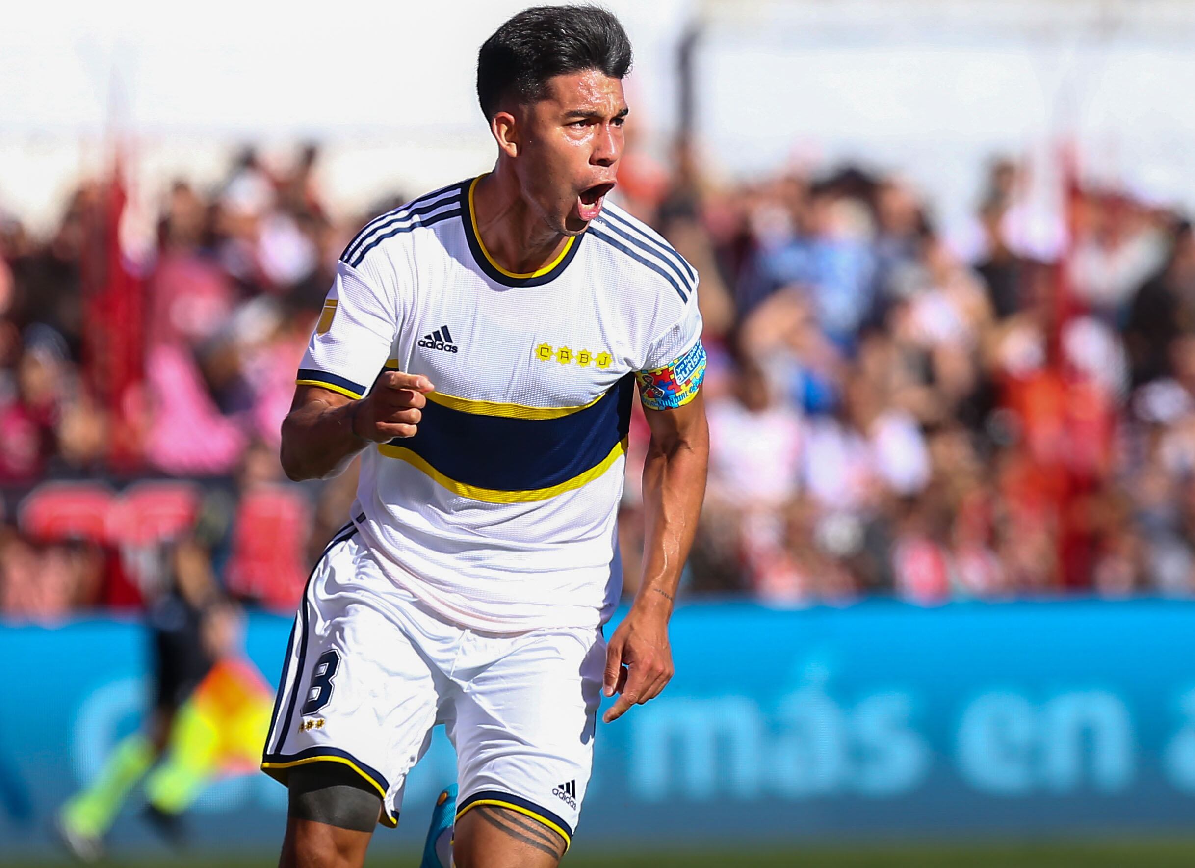 Pol Fernández festeja un gol de Boca ante Barracas. (Fotobaires).