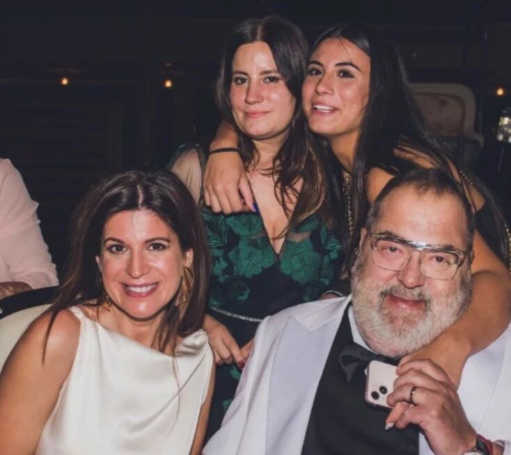 Jorge Lanata, su esposa e hijas.