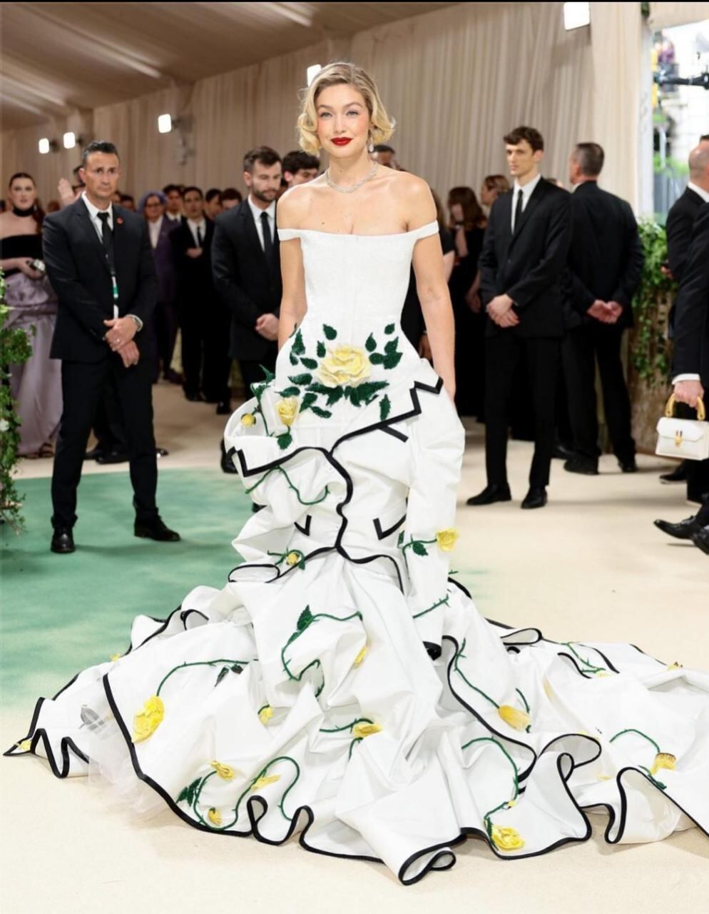 Gigi Hadid por Thome Browne en la Met Gala 2024 - Getty Images.