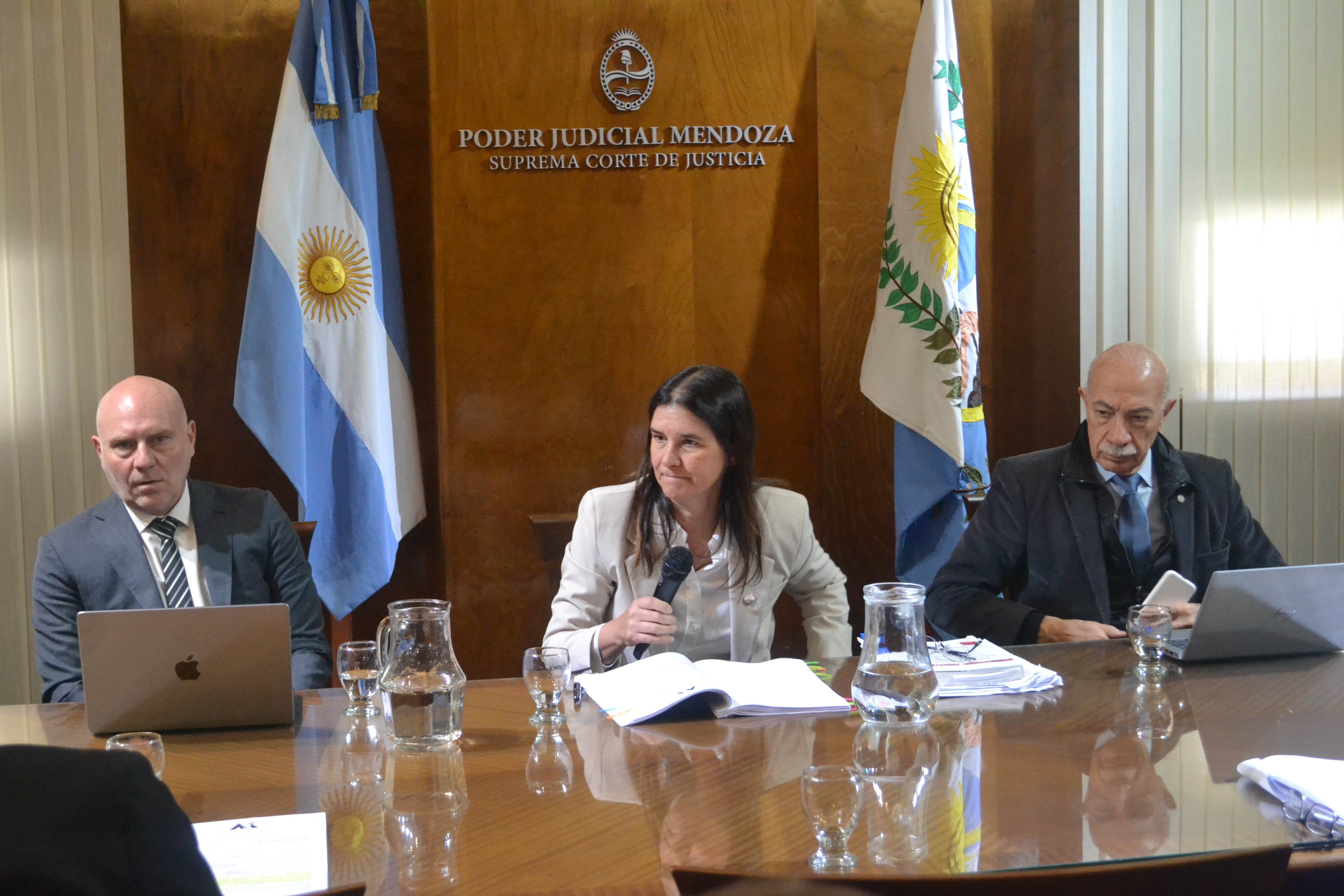 Los jueces Dalmiro Garay, Teresa Day y José Valerio decidirán sobre la quita de celulares a los presos. Foto: Poder Judicial