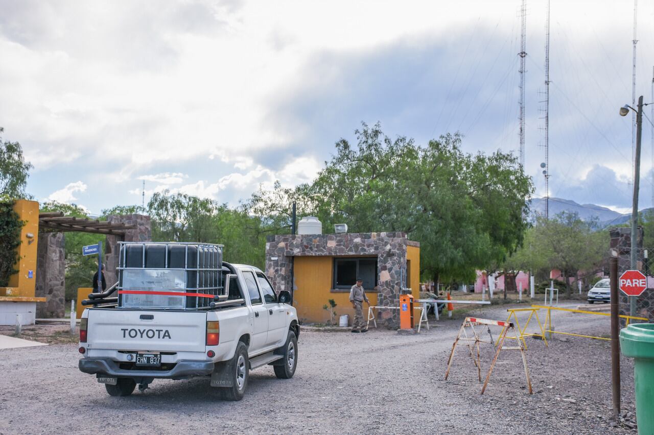 Audiencia pública sobre la instalación de red el agua potable en la zona oesta de El Challao
Foto: Mariana Villa / Los Andes