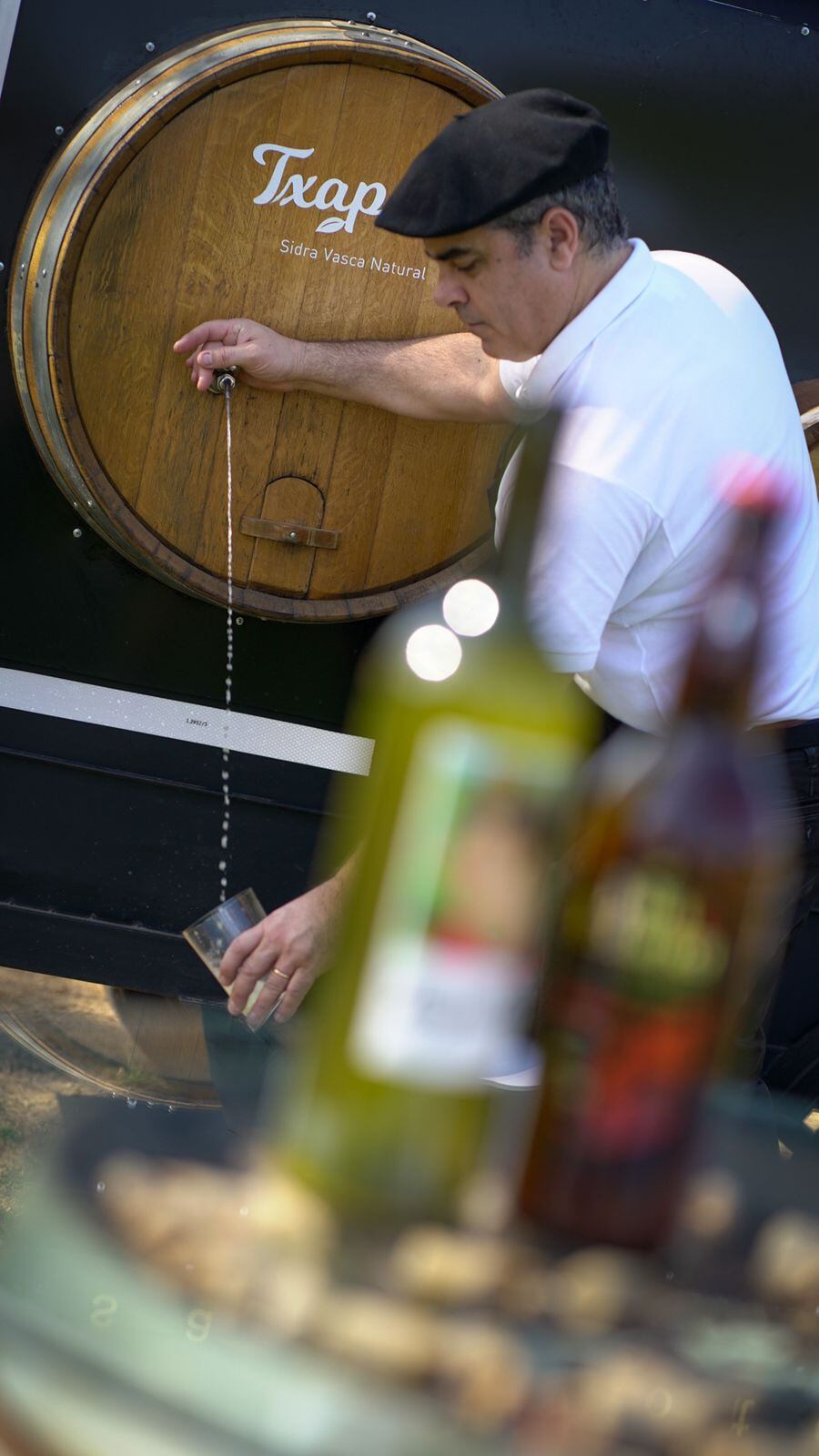 Sidra Vasca Natural Txapela y Juliá Echarren Chacras, sidra patagónica