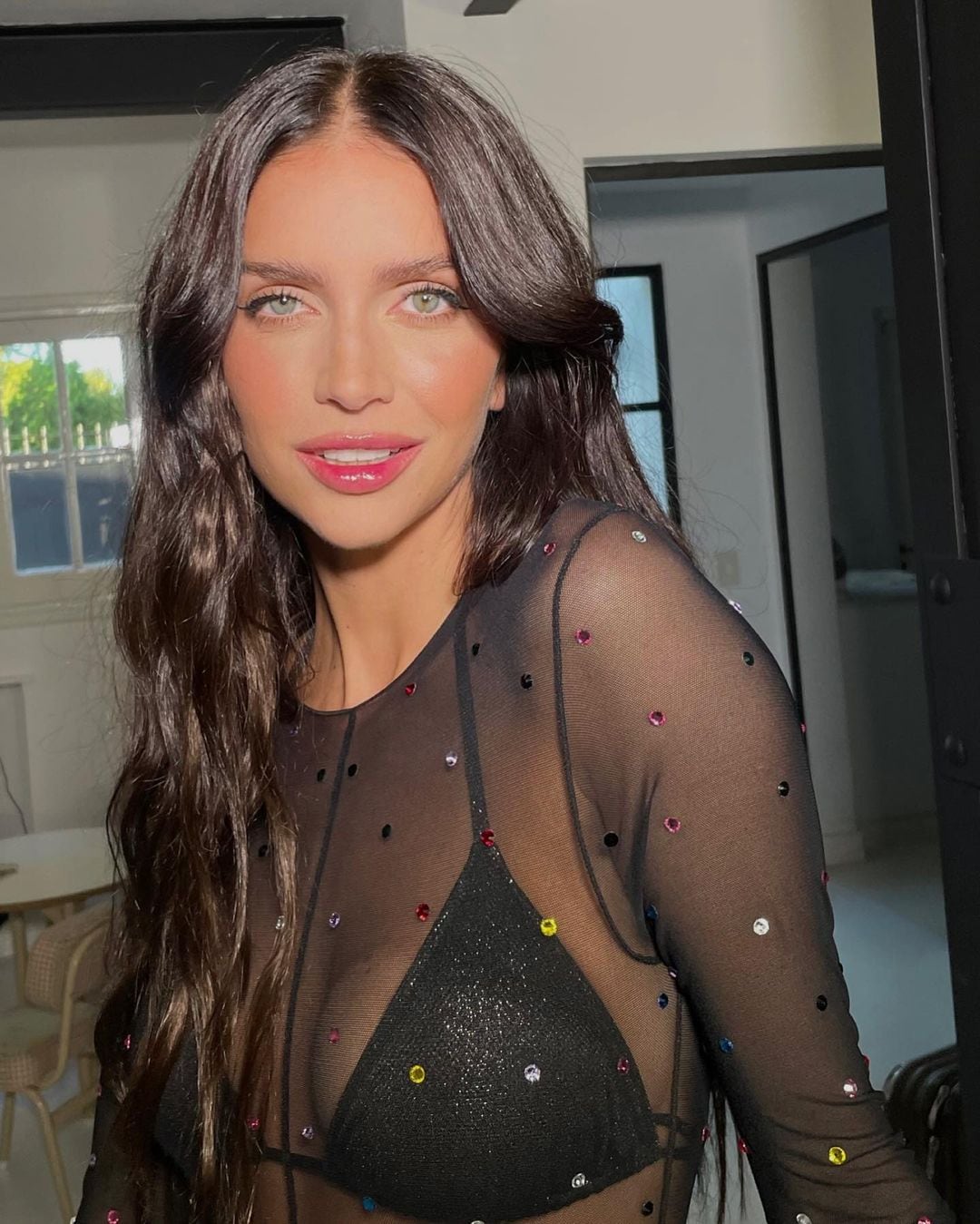 El look de transparencias y brillos que lució Zaira Nara