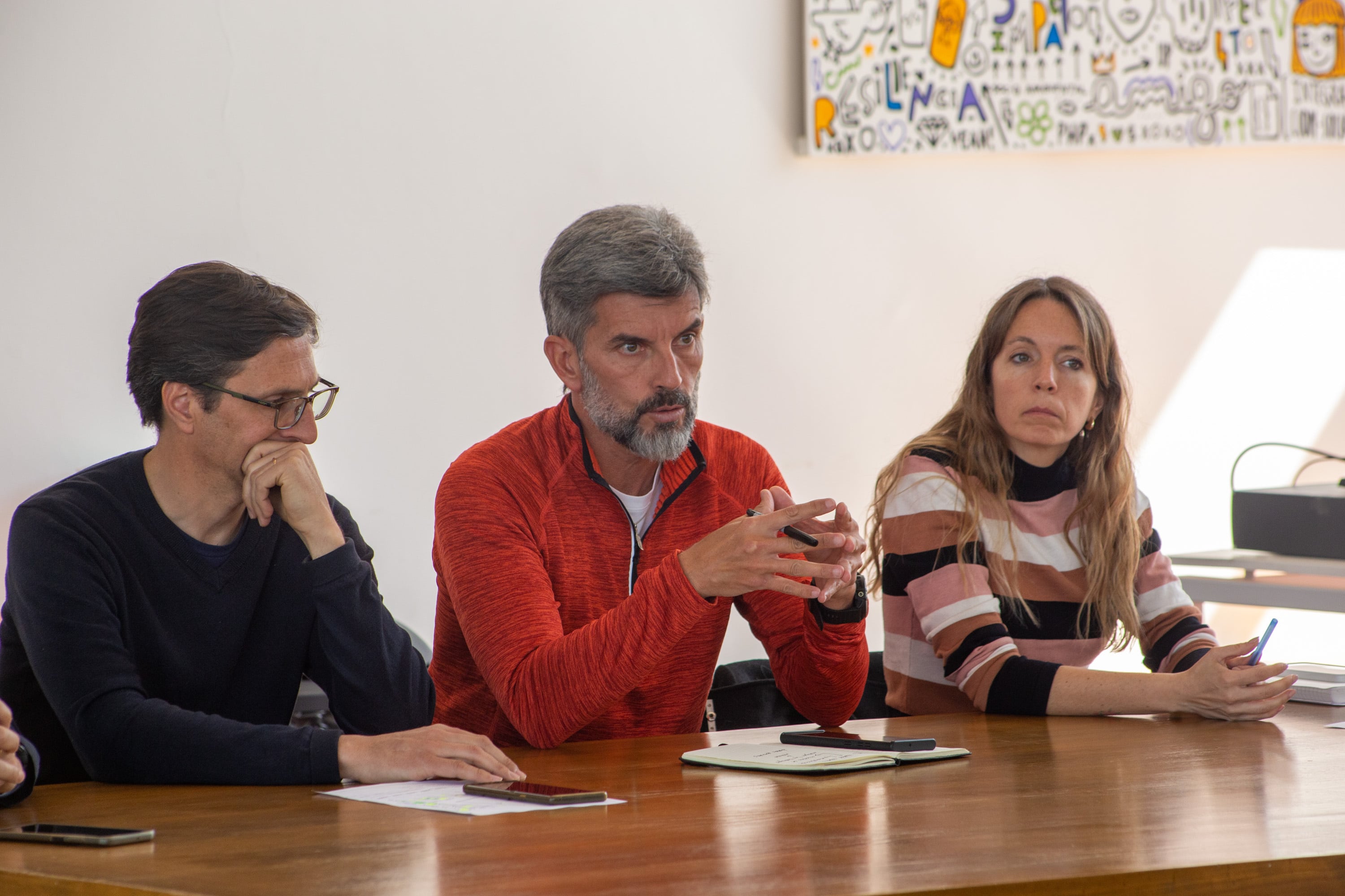 Ulpiano Suarez se reunió con las familias afectadas por el incendio de la Playa San Agustín - Gentileza