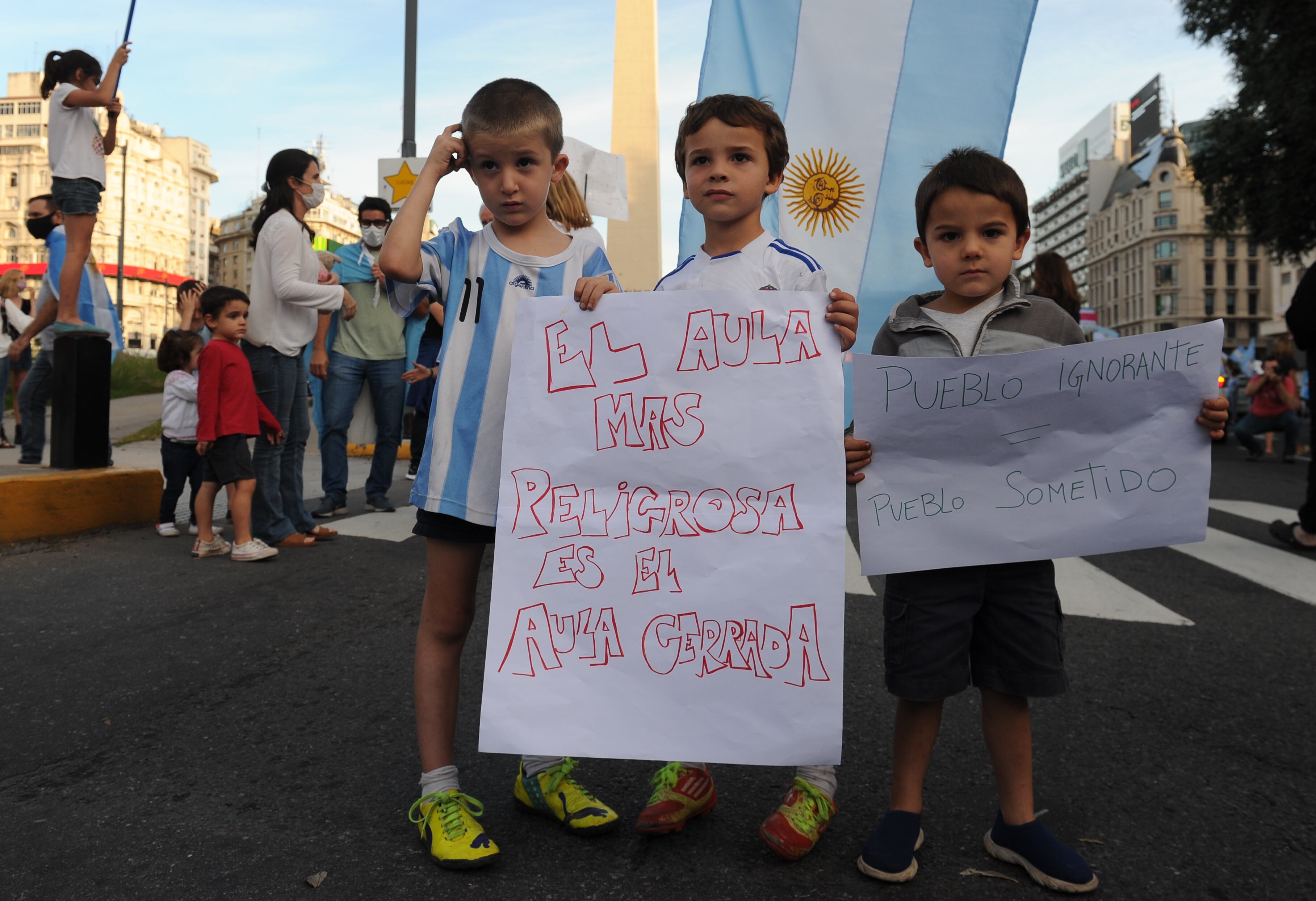 Manifestación en el Obelisco contra de las medidas  tomadas por el presidente Alberto Fernández a raíz del aumento de casos de Covid 19.
Fotos Clarin