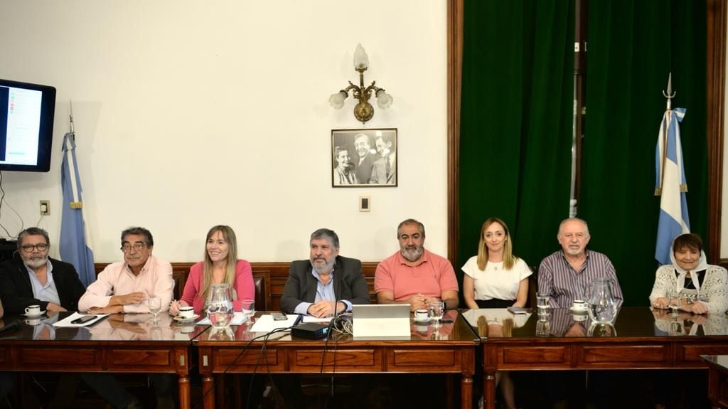 La CGT y la CTA se reunieron con el interbloque de senadores de Unión por la Patria (Foto: Prensa UP Senado)