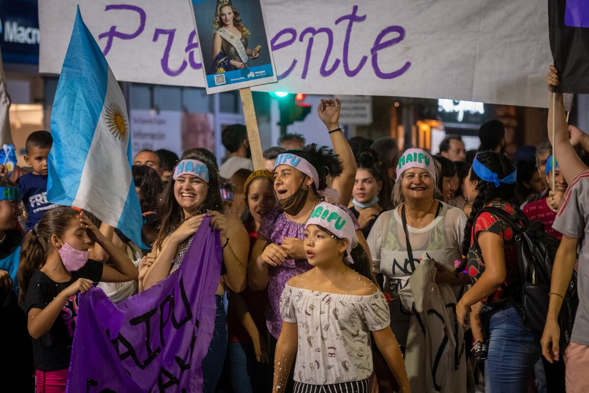 La Vía Blanca regresó después de dos años con mucha gente en la calle y el mismo fervor de siempre Foto: Ignacio Blanco / Los Andes