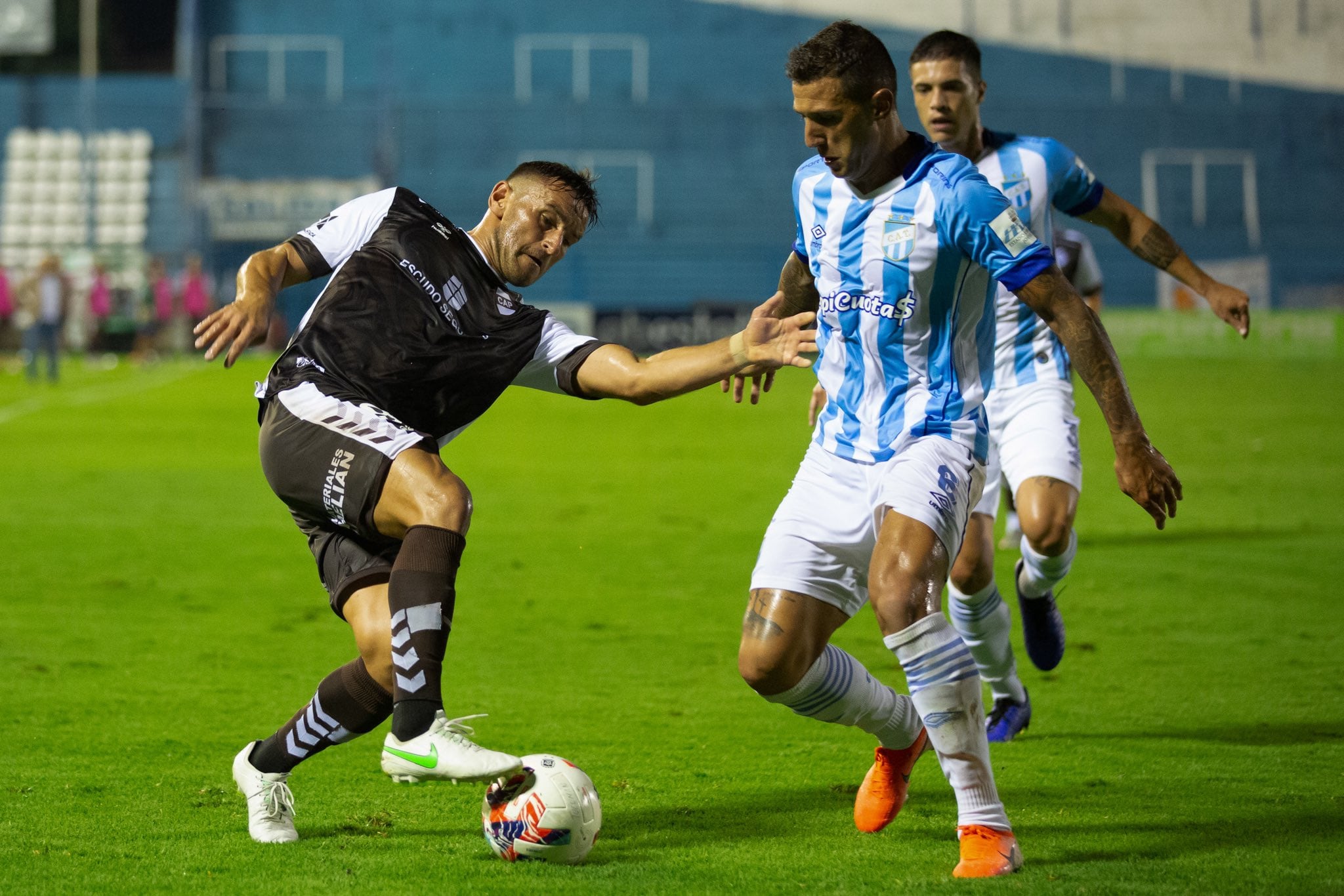 Atlético y Platense empataron 2 a 2.