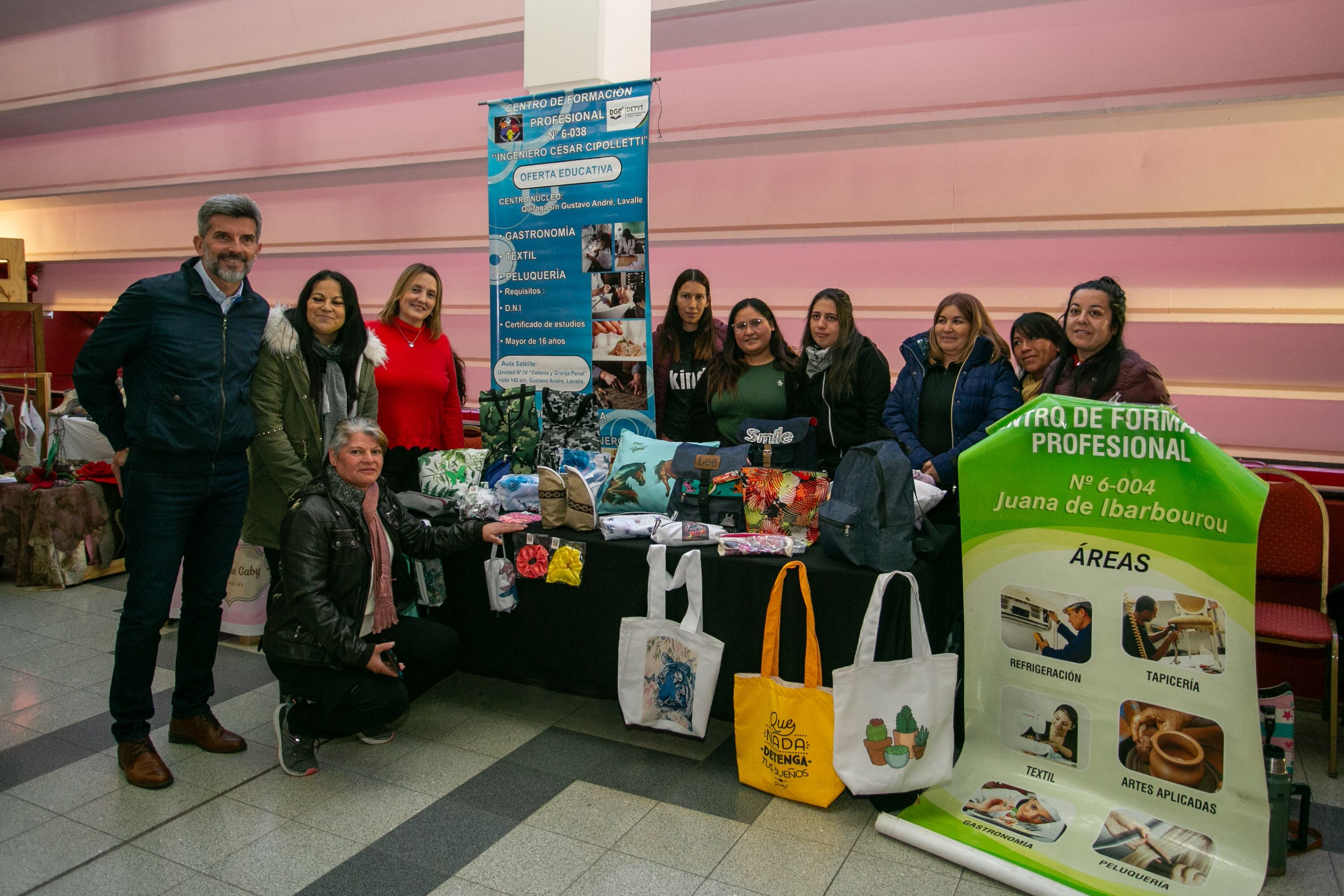 Ulpiano Suarez participó de la apertura del Encuentro Textil de la Economía Social.