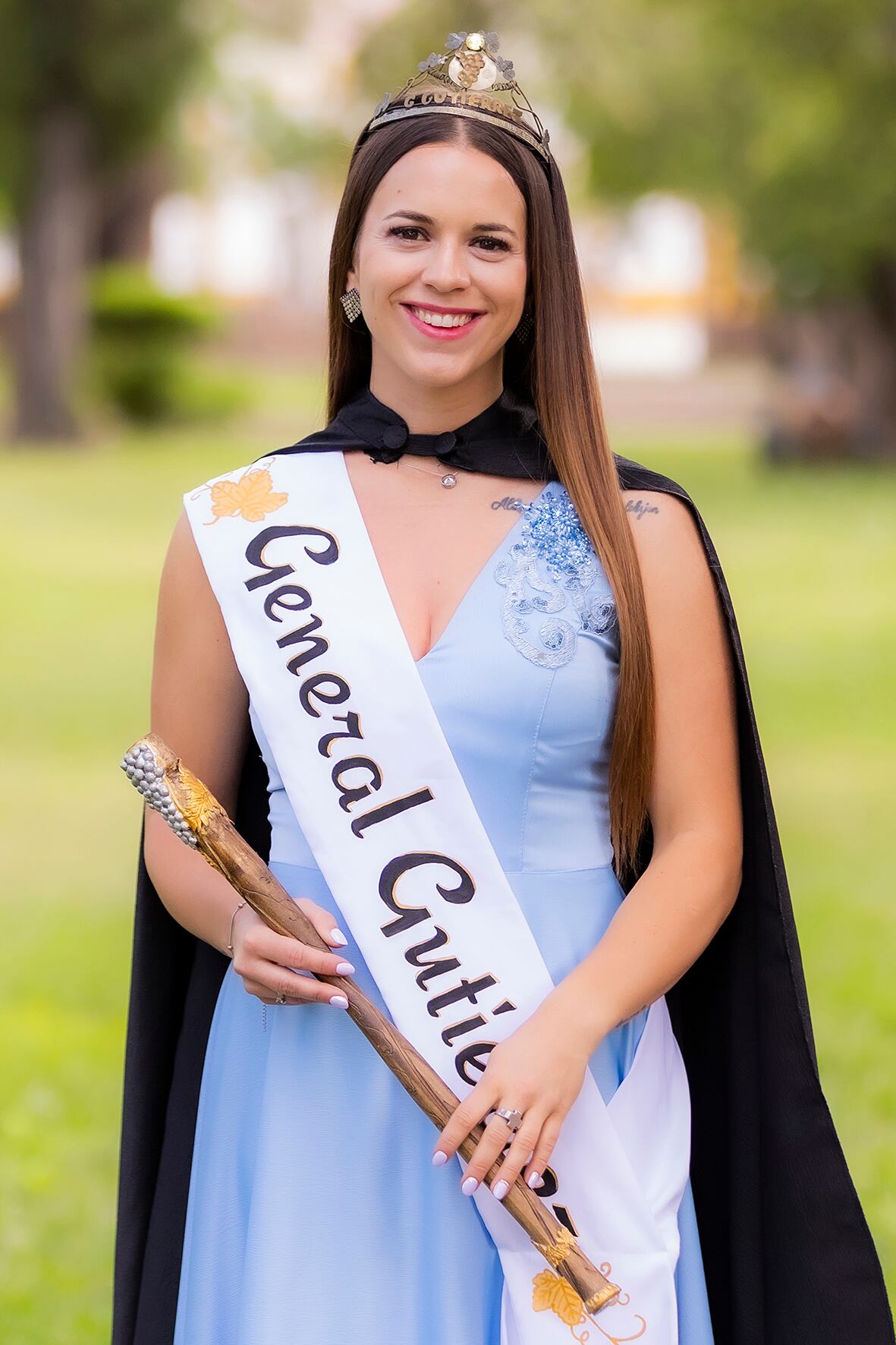 Antonella Palazzo - Reina de Gral. Gutiérrez, 29 años, es Instrumentadora Quirúrgica y hace 12 años pertenece al cuerpo de bomberos voluntarios de Maipú