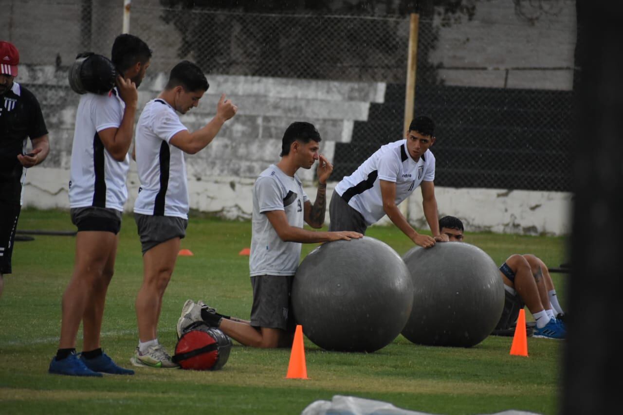 Gimnasia y Esgrima comenzó la pretemporada en el Víctor Legrotaglie.
