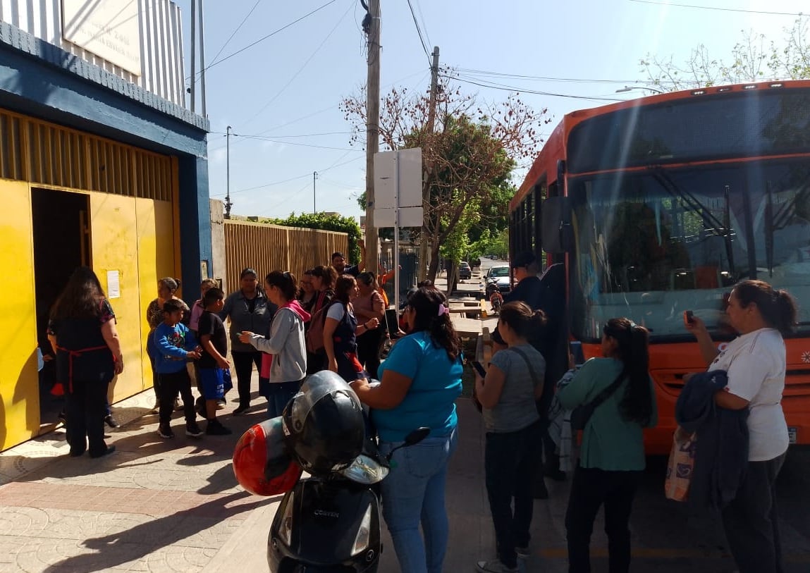 Una salida llena de alegría en Guaymallén: policías llevaron al cine a 60 chicos con discapacidad. | Foto: gentileza