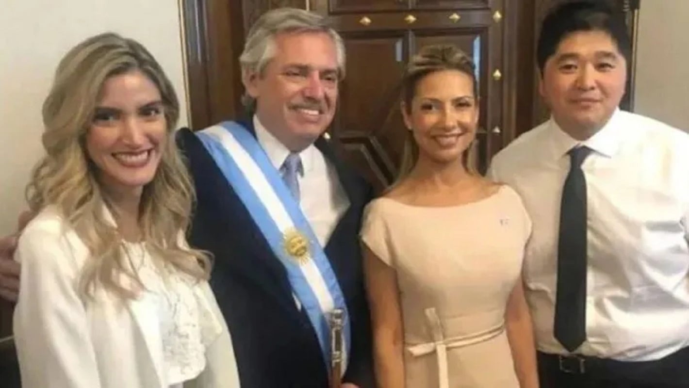 Sofía Pacchi, Alberto Fernández, Fabiola Yáñez y Chien Chia Hong en la asunción presidencial de 2019 - 