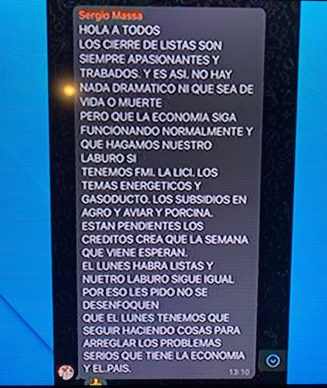 El mensaje de Sergio Massa a sus colaboradores vía WhatsApp. / Foto: Gentileza