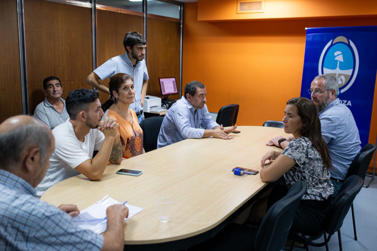 Empleados judiciales firmaron el aumento salarial que ofreció el Gobierno. Foto: Prensa Gobierno de Mendoza.