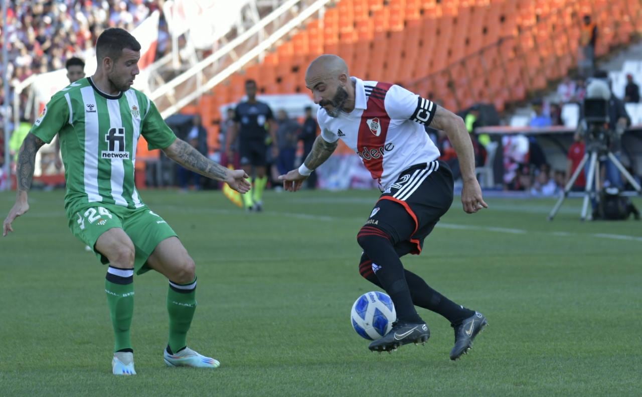 El defensor se despidió del fútbol profesional / Orlando Pelichotti.