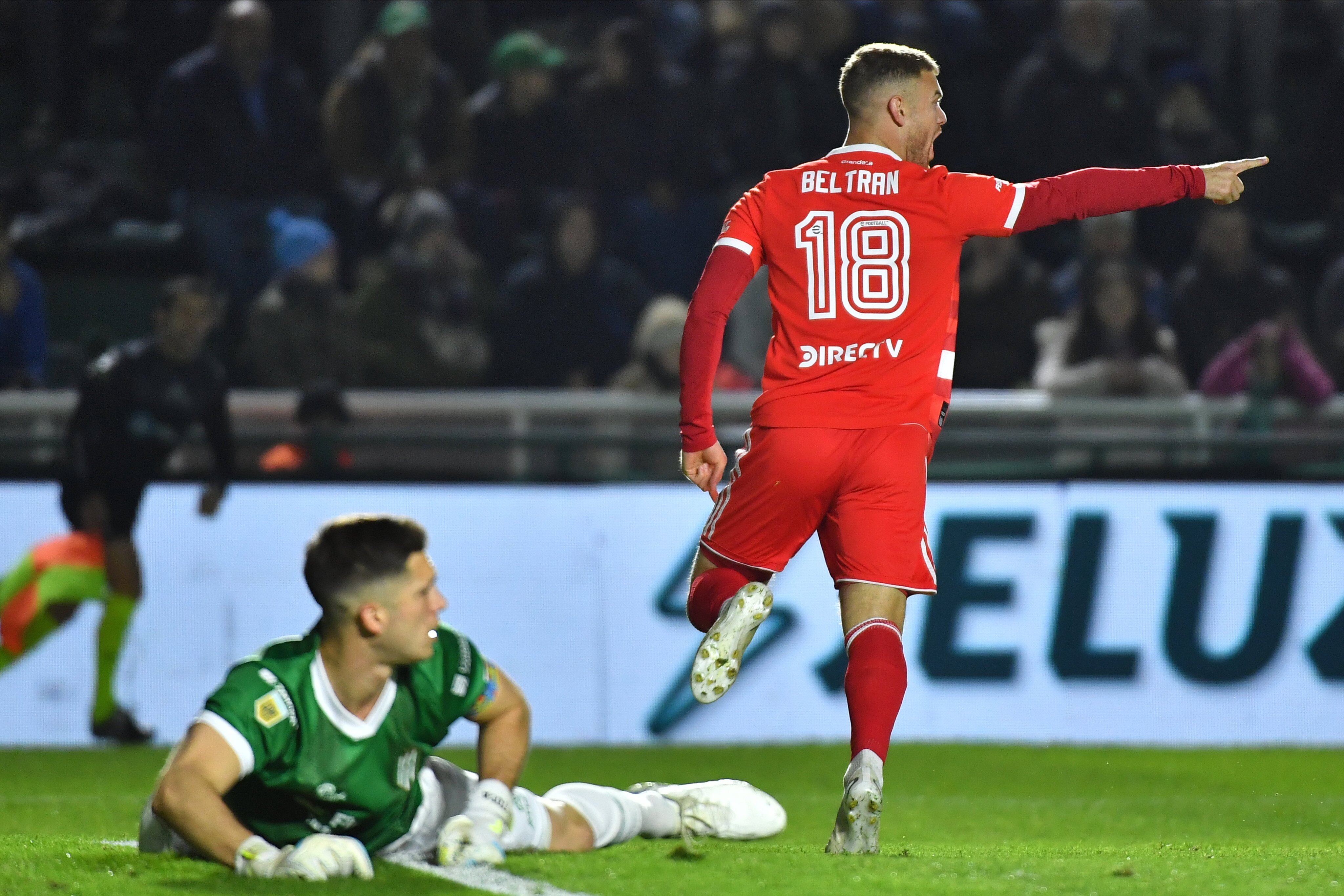 El delantero de River, Lucas Beltrán, festeja su gol ante Banfield por la Liga Profesional / Prensa River.