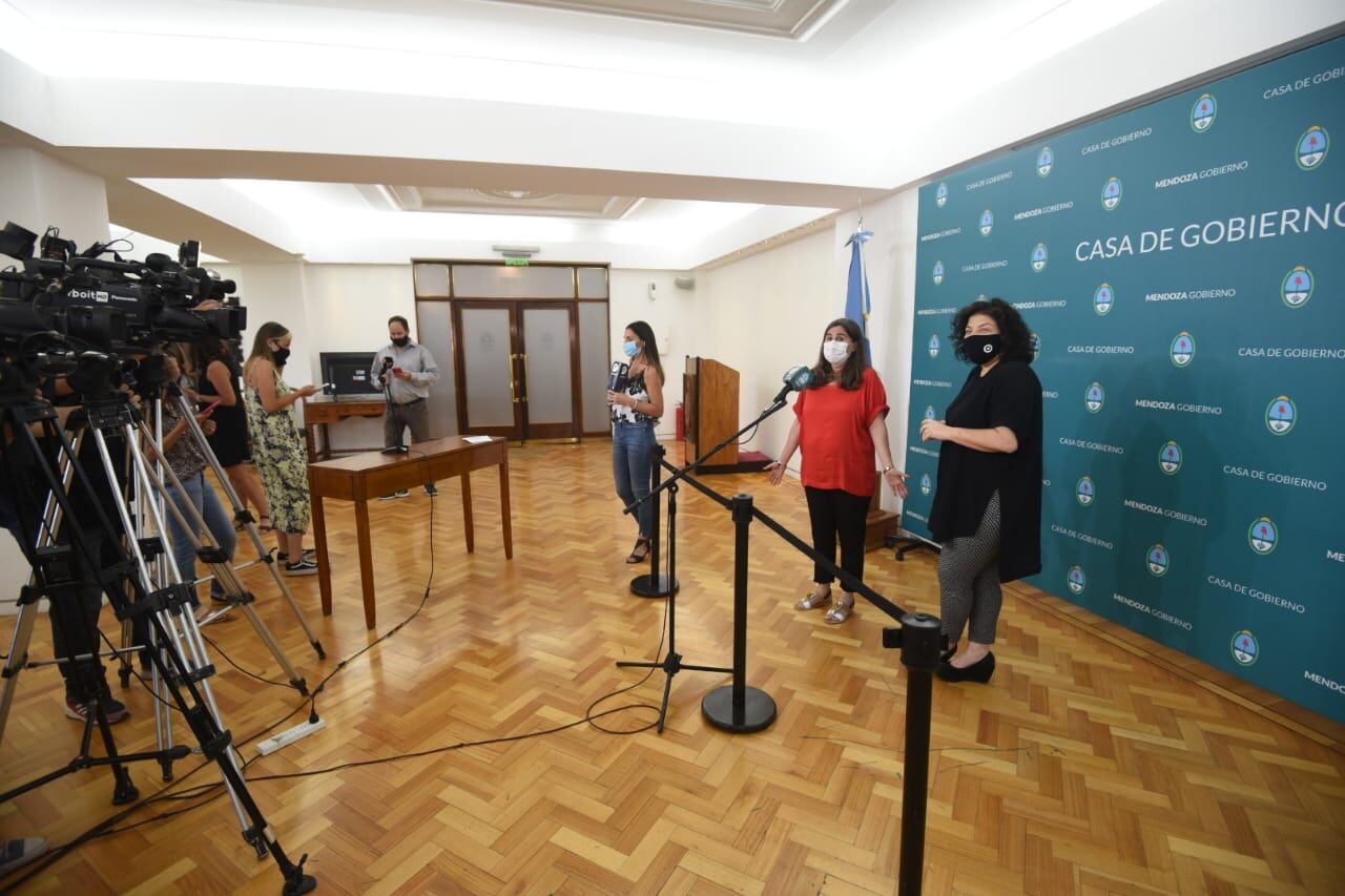 Conferencia de prensa de Carla Vizzotti y Ana María Nadal.