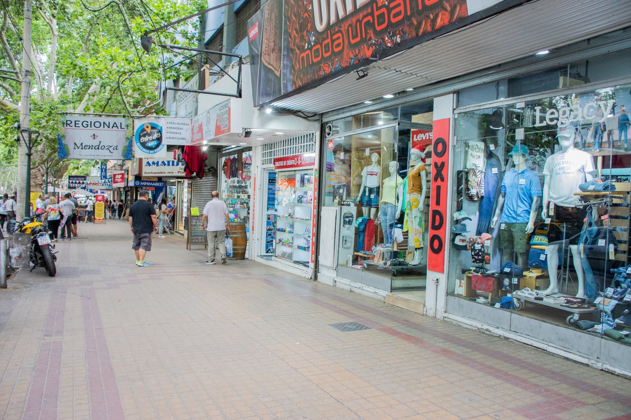 Economia, emmpleados de comercio piden 100% de aumento de sueldo.
foto: Mariana Villa / Los Andes