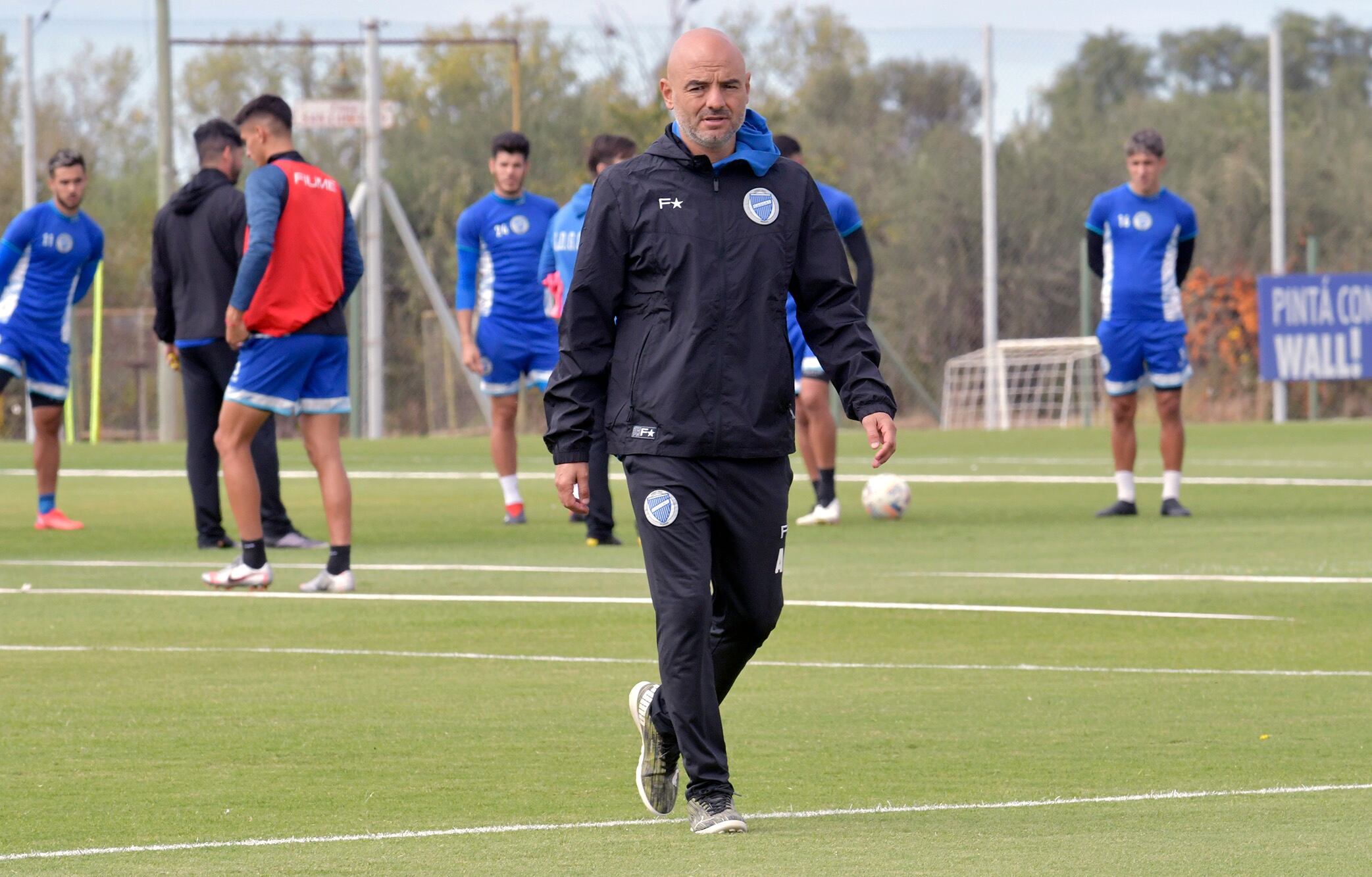 La salida de Diego Flores de la dirección técnica de Godoy Cruz precipitó la llegada de la dupla Favio Orsi y Sergio Gómez.

Foto: Orlando Pelichotti / Los Andes