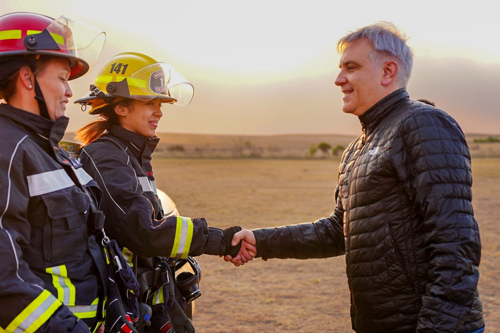 Llaryora supervisa el operativo por el incendio en Capilla del Monte (Prensa Gobierno de Córdoba).