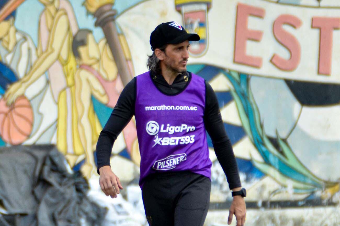 Luis Zubeldía, entrenador campeón de Copa Sudamericana con Liga Deportiva Universitaria de Quito, también fue nominado. (Prensa Liga Deportiva Universitaria)