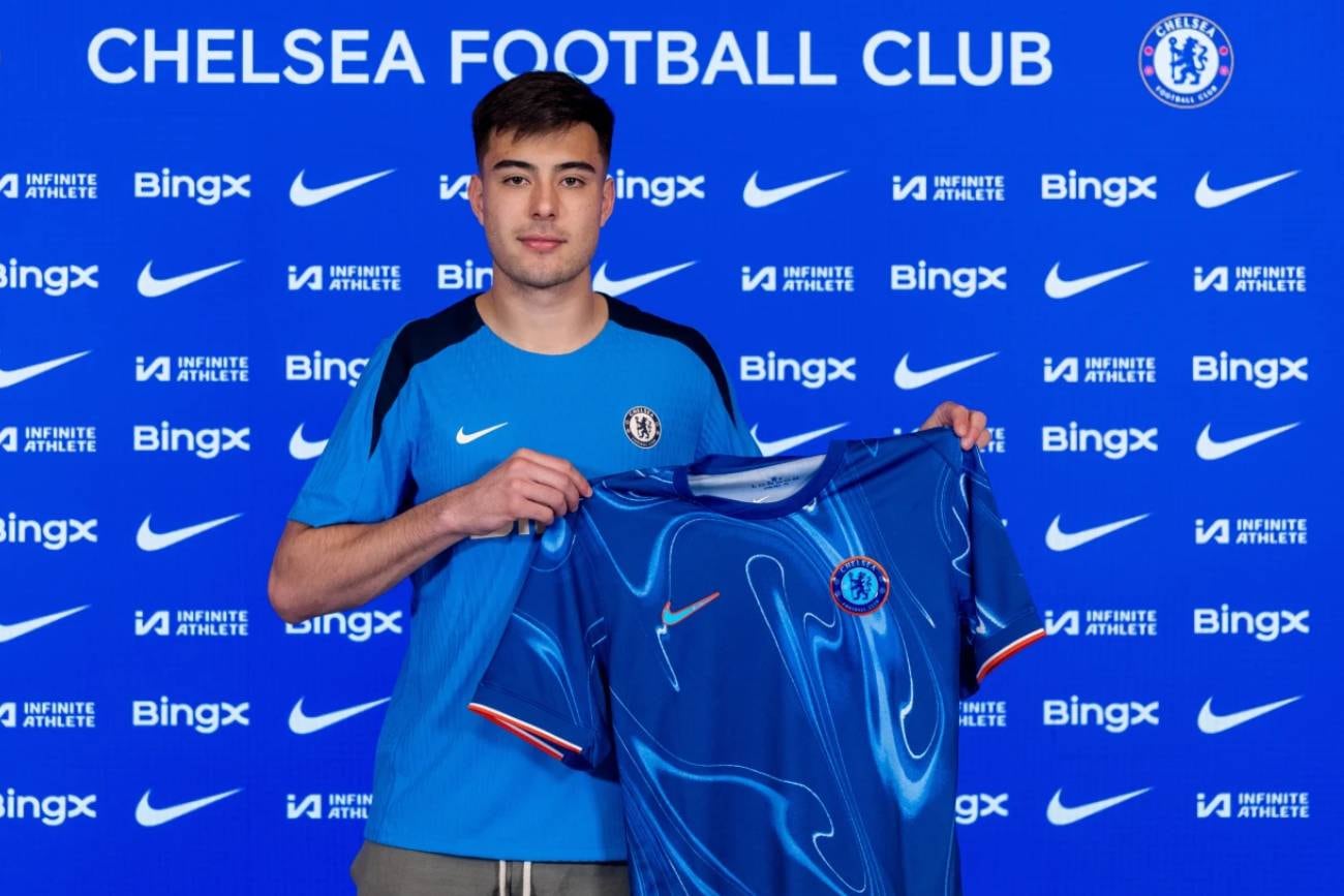 Anselmino fue comprado por el Chelsea a mediados de este año 