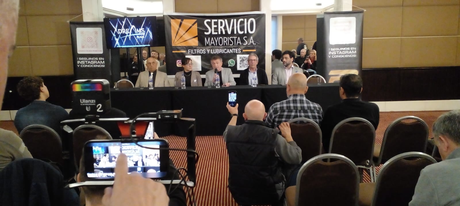 Con la presencia del histórico Oscar Hualpa, Daiana San Román, presidente de la Federación, el promotor Jorge Pandolfino, el Subsecretario de Deportes, Federico Chiapetta y Fabricio Alvacete  del Park Hyatt Mendoza. / Gentileza.