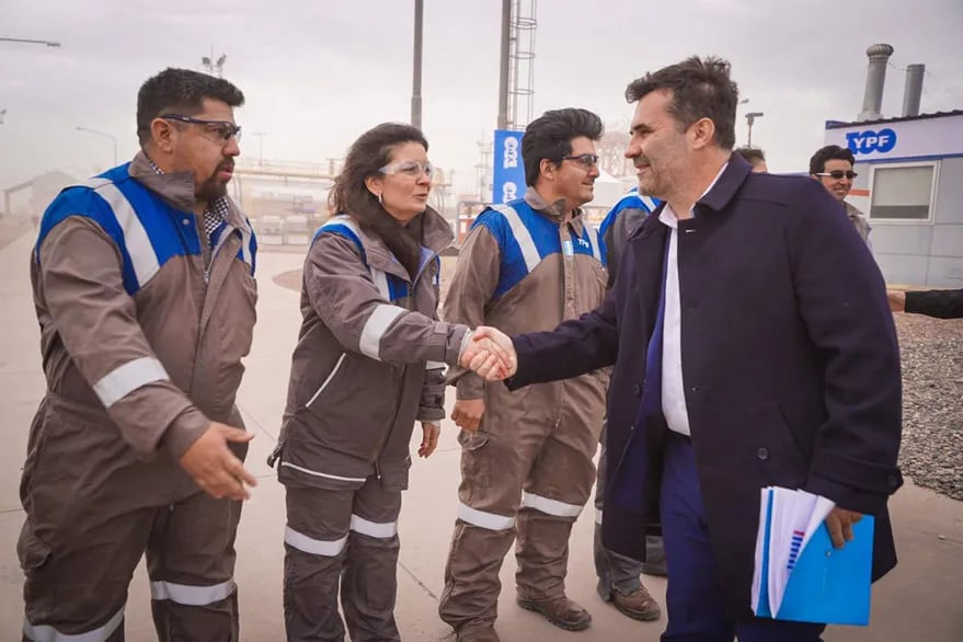 Darío Martínez en el yacimiento Loma Campana en Vaca Muerta, provincia de Neuquén, en la puesta en marcha de la construcción del gasoducto “Presidente Néstor Kirchner".