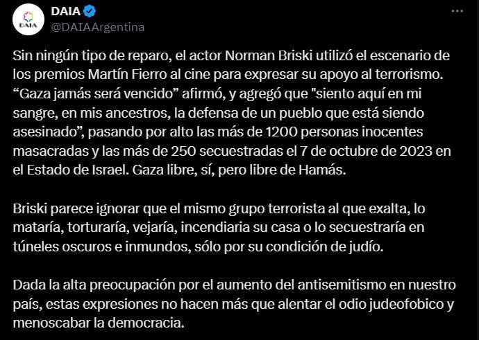 El comunicado de la DAIA contra Norman Briski por su discurso en los Martín Fierro.