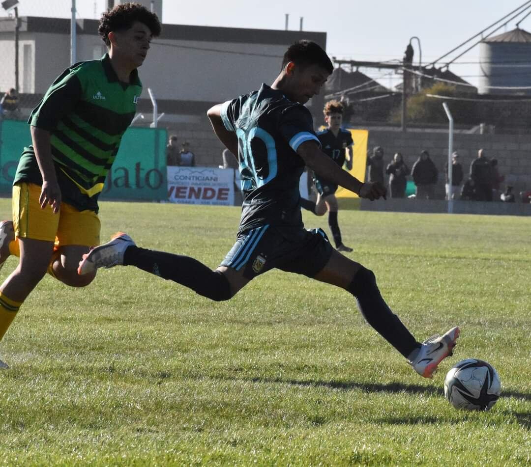 Las fotos del primer amistoso de Mati Busto, “la joya beltranina” en el Sub 15 de Argentina y con triunfo. Foto: Jorge Busto.