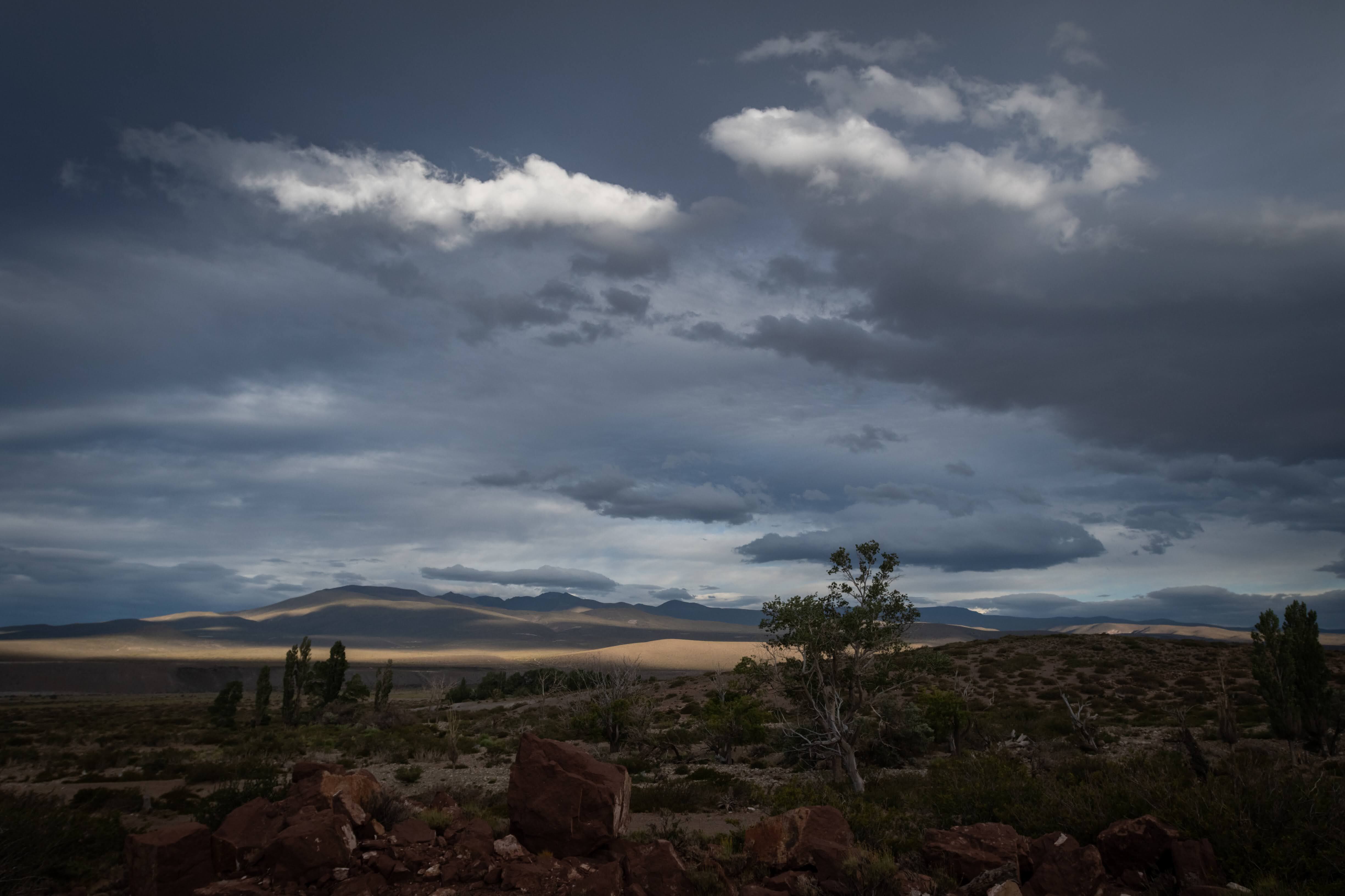 Geo-Parque Llano Blanco, en el lugar se asentaron los pueblos originarios.