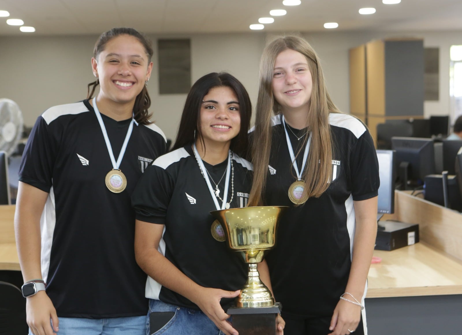 Martina López, Morena Ríos y Julieta Díaz son valores que prometen escalar en el fútbol nacional.