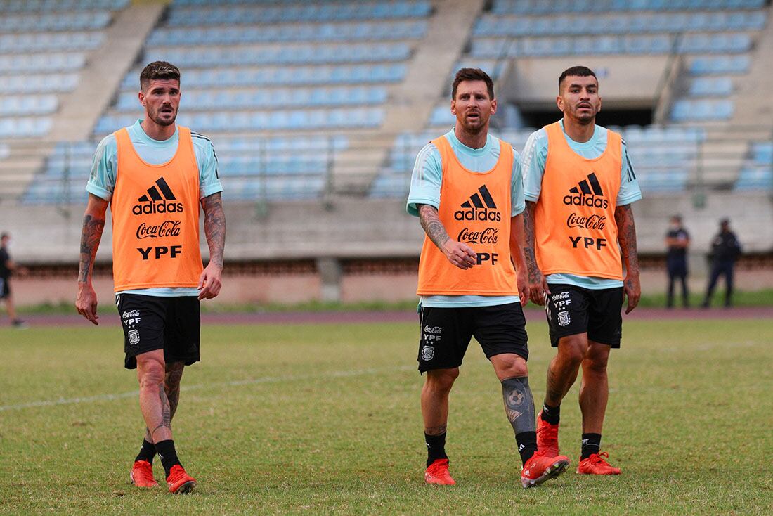 Rodrigo de Paul, Lionel Messi y Ángel Correa. El último no estará en el Mundial. 