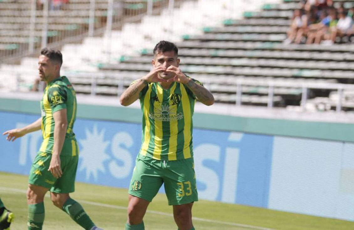 Leandro Maciel abrió el marcador en Mar del Plata frente a Arsenal. (@clubaldosivi)