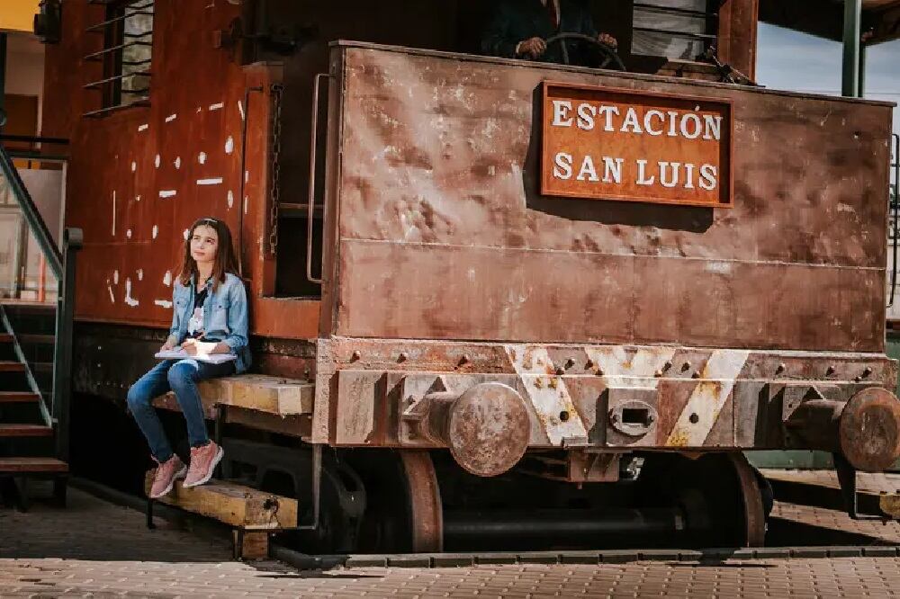 Valentina dibuja desde pequeña, toma clases de arte y también es fanática de la obra de Quino - 