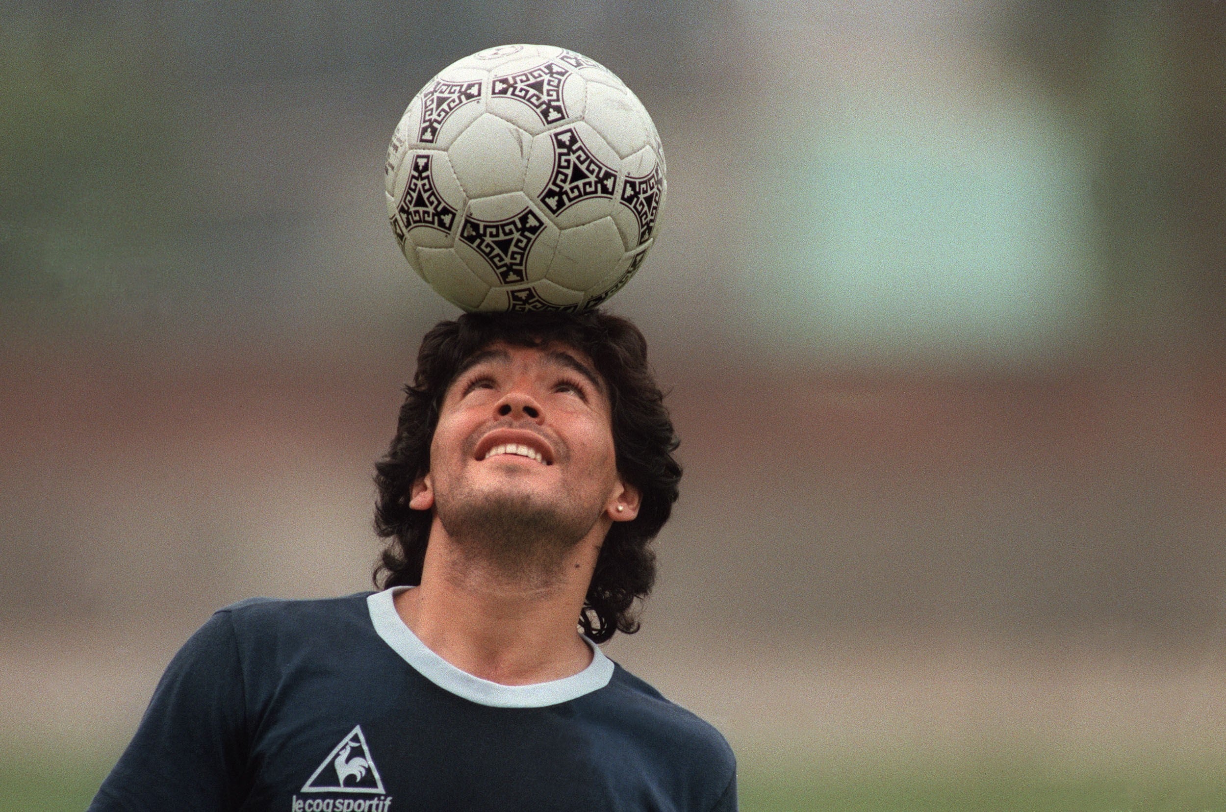 Diego Maradona, en una práctica previa al Mundial de México 1986. 