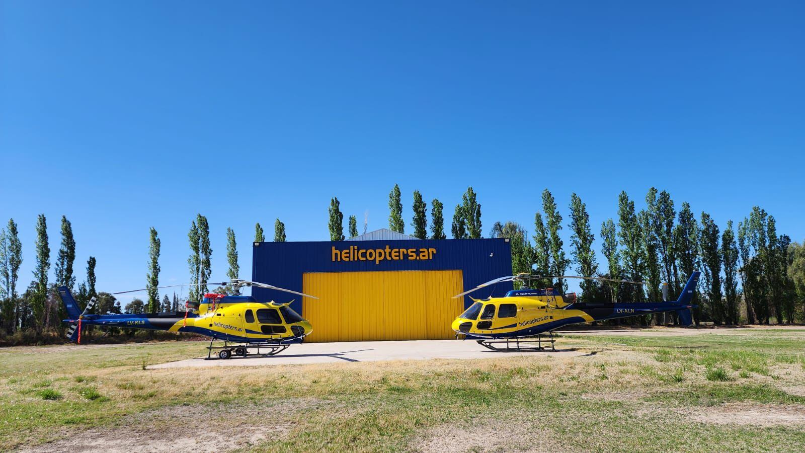 La flota de helicópteros en helicopters.ar (Gentileza)