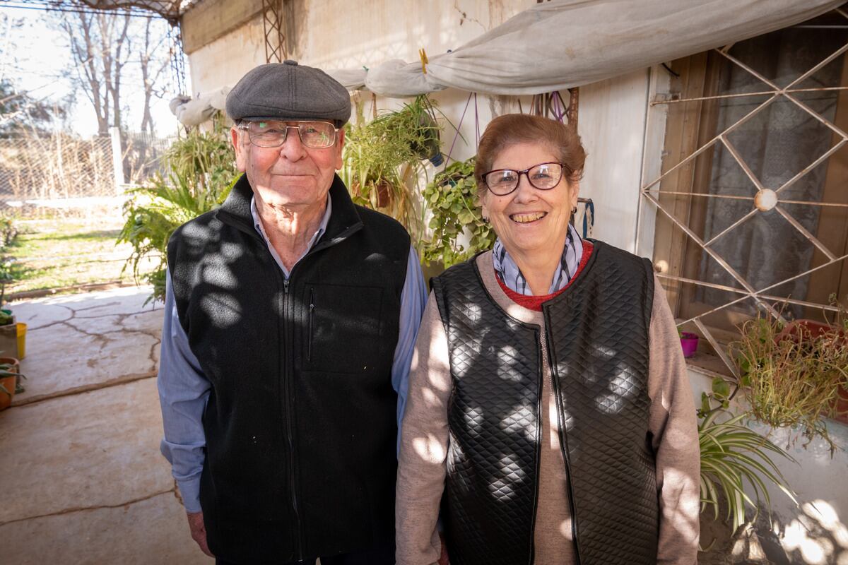 Con la pandemia a cuestas, José y Encarnación apostaron a vivir de nuevo. Foto: Ignacio Blanco / Los Andes   