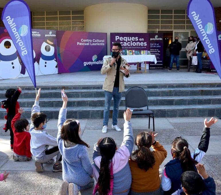 Efecto “Juego de Tronos” y “Los Anillos del Poder”: es mendocino, se animó a la literatura fantástica y ya publicó 3 libros. Foto: Facebook La Maldición del Guante