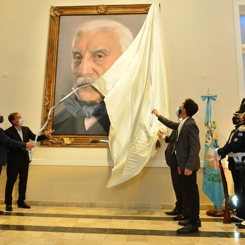 La espectacular obra de Ramiro Ghigliazza, cuando fue descubierta en la Legislatura provincial