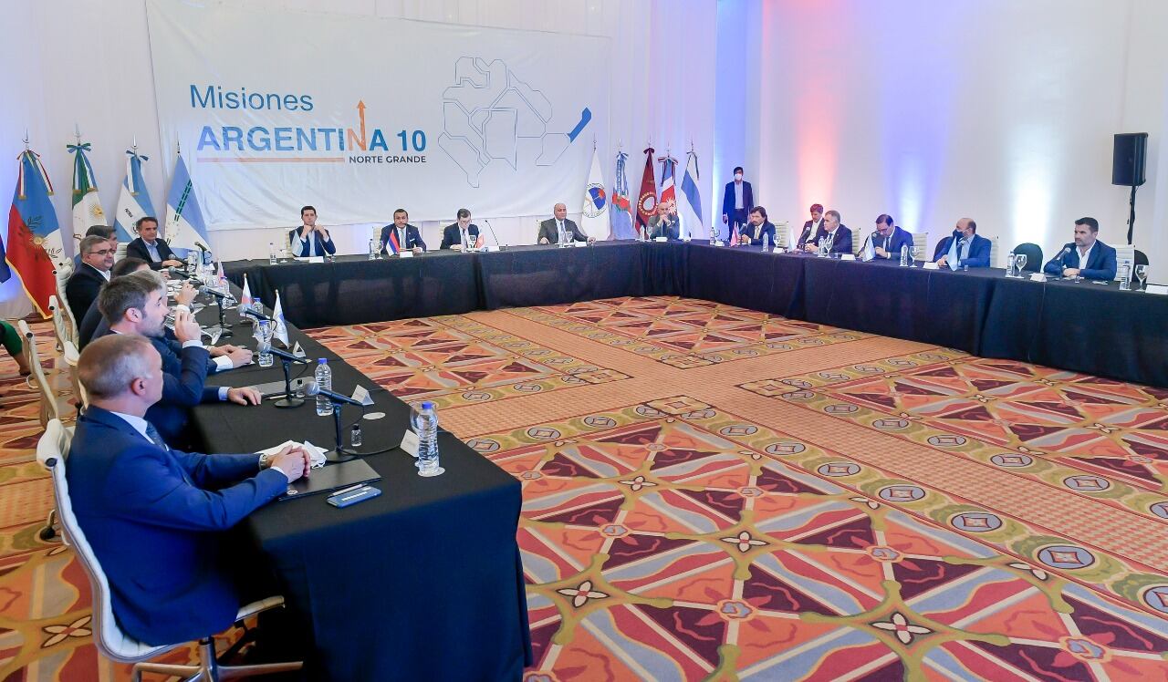 En el marco de la 8° Asamblea de Gobernadores del Norte Grande Argentino, autoridades del Gobierno Nacional  analizaron esta mañana con los mandatarios de las diez provincias una serie de medidas que impulsa el Ejecutivo Nacional para optimizar el sistema energético en la región.