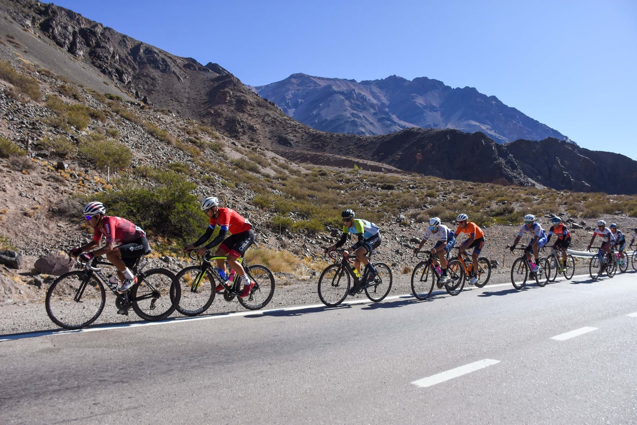 Vuelta de Mendoza 2023, septima etapa, el mendocino Mario Ovejero ganó la etapa reina en el Cristo Redentor.

Foto: Mariana Villa / Los Andes