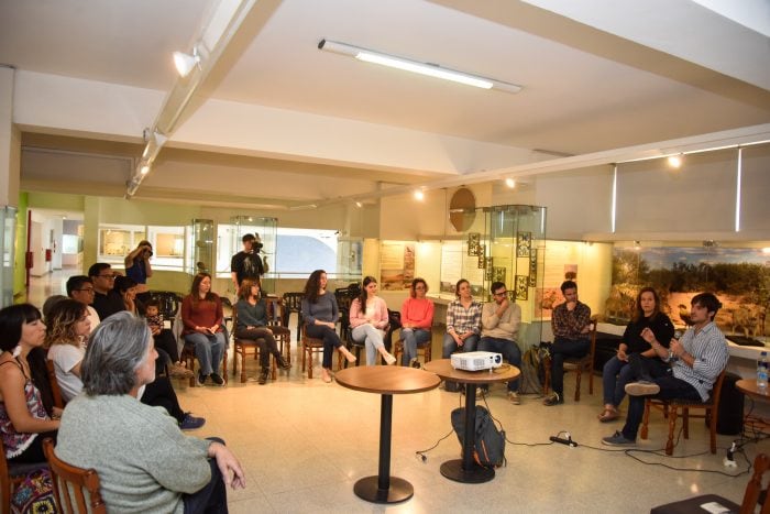 Los científicos se reunieron con miembros de las comunidades originarias en el Museo Moyano. Foto: Gentileza