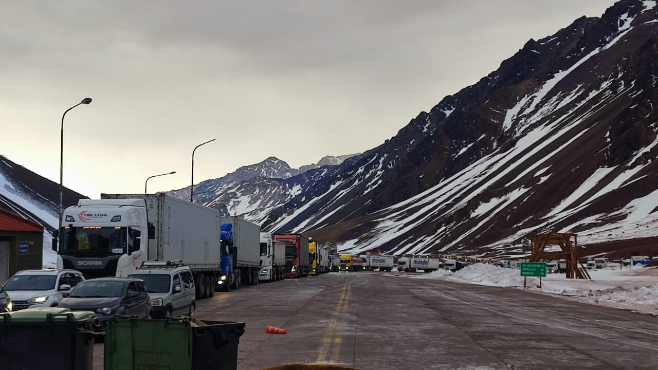 De 25 días, el Paso a Chile solo estuvo abierto dos y es la racha más extensa en más de una década. Foto: Gendarmería Nacional